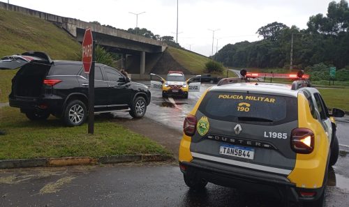 Suspeito de clonagem de veículo é ferido em perseguição policia Imagem referente a Suspeito de clonagem de veículo é ferido em perseguição policia