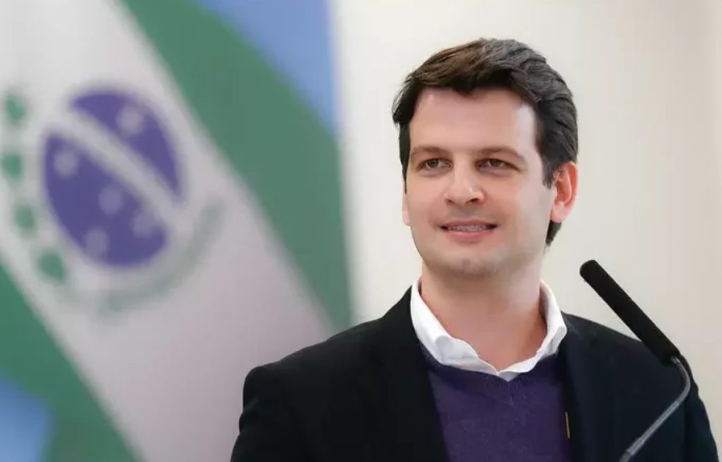 Eduardo Pimentel tem 81,0% de aprovação em Curitiba, diz pesquisa Eduardo Pimentel tem 81,0% de aprovação em Curitiba, diz pesquisa