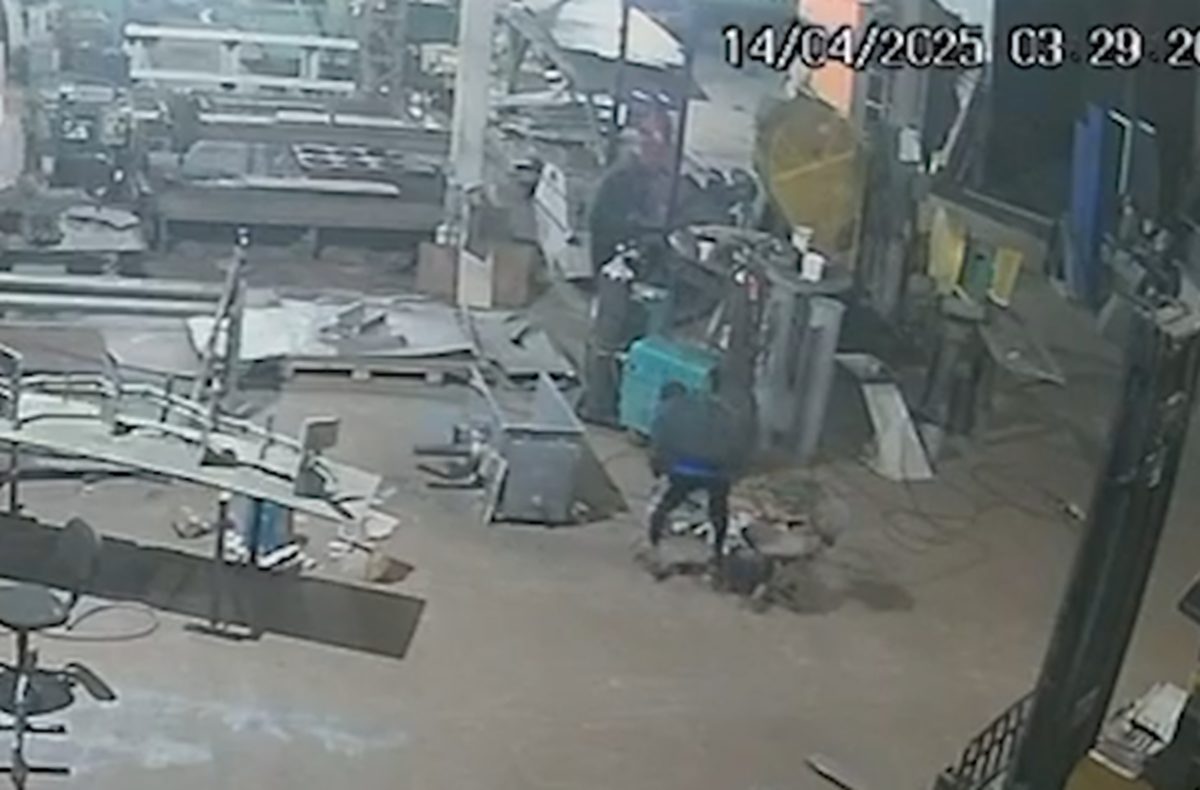 Ladrões são flagrados por câmeras durante arrastão em empresa de Cascavel