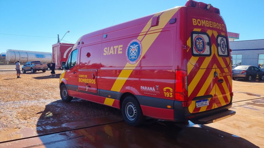 Homem é socorrido pelo Siate nas margens da BR-369, em Cascavel