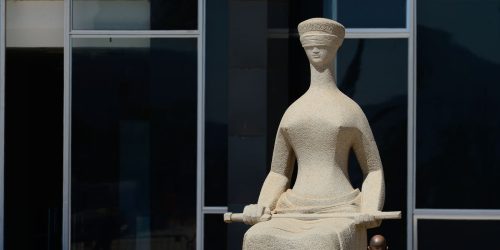 STF suspende todas as ações do país sobre pejotização de trabalhadores Imagem referente a STF suspende todas as ações do país sobre pejotização de trabalhadores