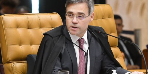 Mendonça confirma voto que barra depoimento de Deolane na CPI das Bets Imagem referente a Mendonça confirma voto que barra depoimento de Deolane na CPI das Bets