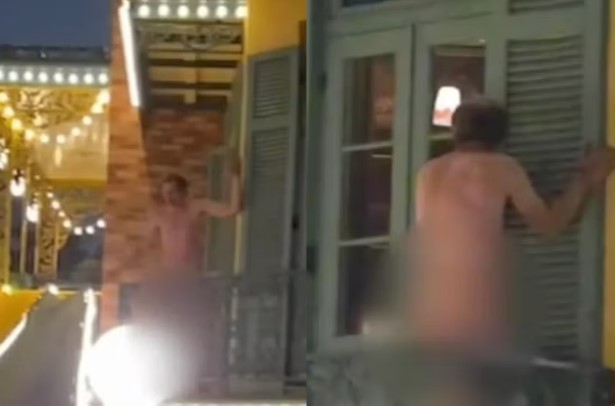 Peladão é preso após aterrorizar pessoas e "mostrar o Pateta" em parque da Disney