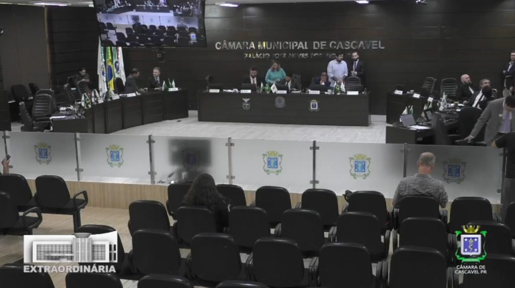 Crucifixo em repartições públicas: Vereadores de Cascavel votam a favor, mas debate persiste Crucifixo em repartições públicas: Vereadores de Cascavel votam a favor, mas debate persiste