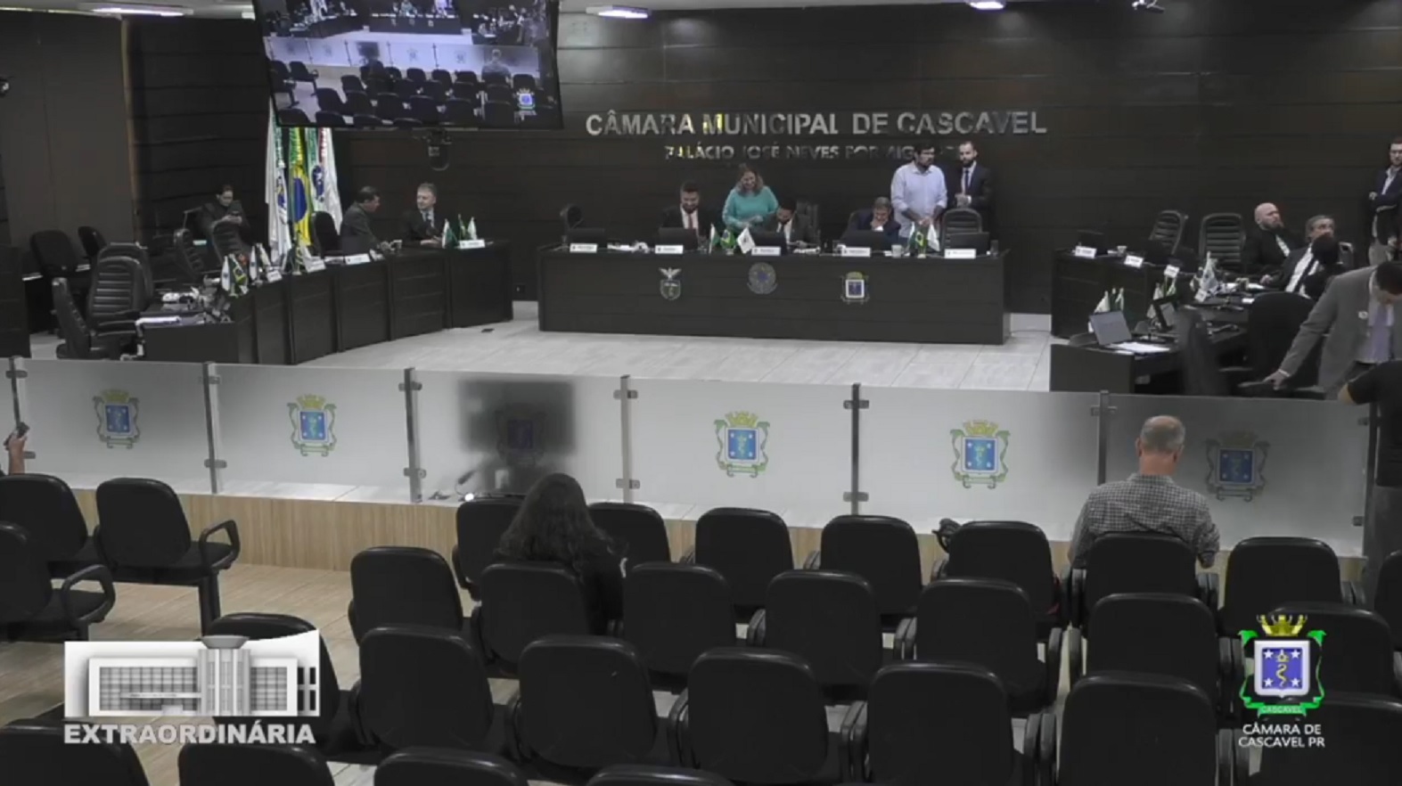 Crucifixo em repartições públicas: Vereadores de Cascavel votam a favor, mas debate persiste