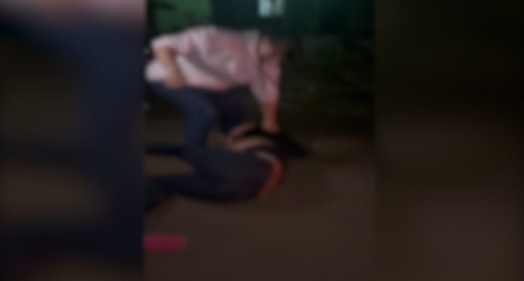 “Chega vagabunda” parte 3: à noite, mulher é retirada de dentro do carro e agressões continuam