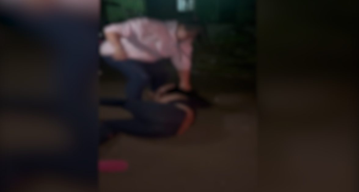 "Chega vagabunda" parte 3: à noite, mulher é retirada de dentro do carro e agressões continuam "Chega vagabunda" parte 3: à noite, mulher é retirada de dentro do carro e agressões continuam