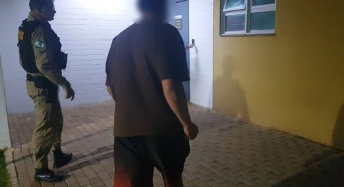 Discussão de casal em imóvel no Centro vai parar na delegacia Imagem referente a Discussão de casal em imóvel no Centro vai parar na delegacia