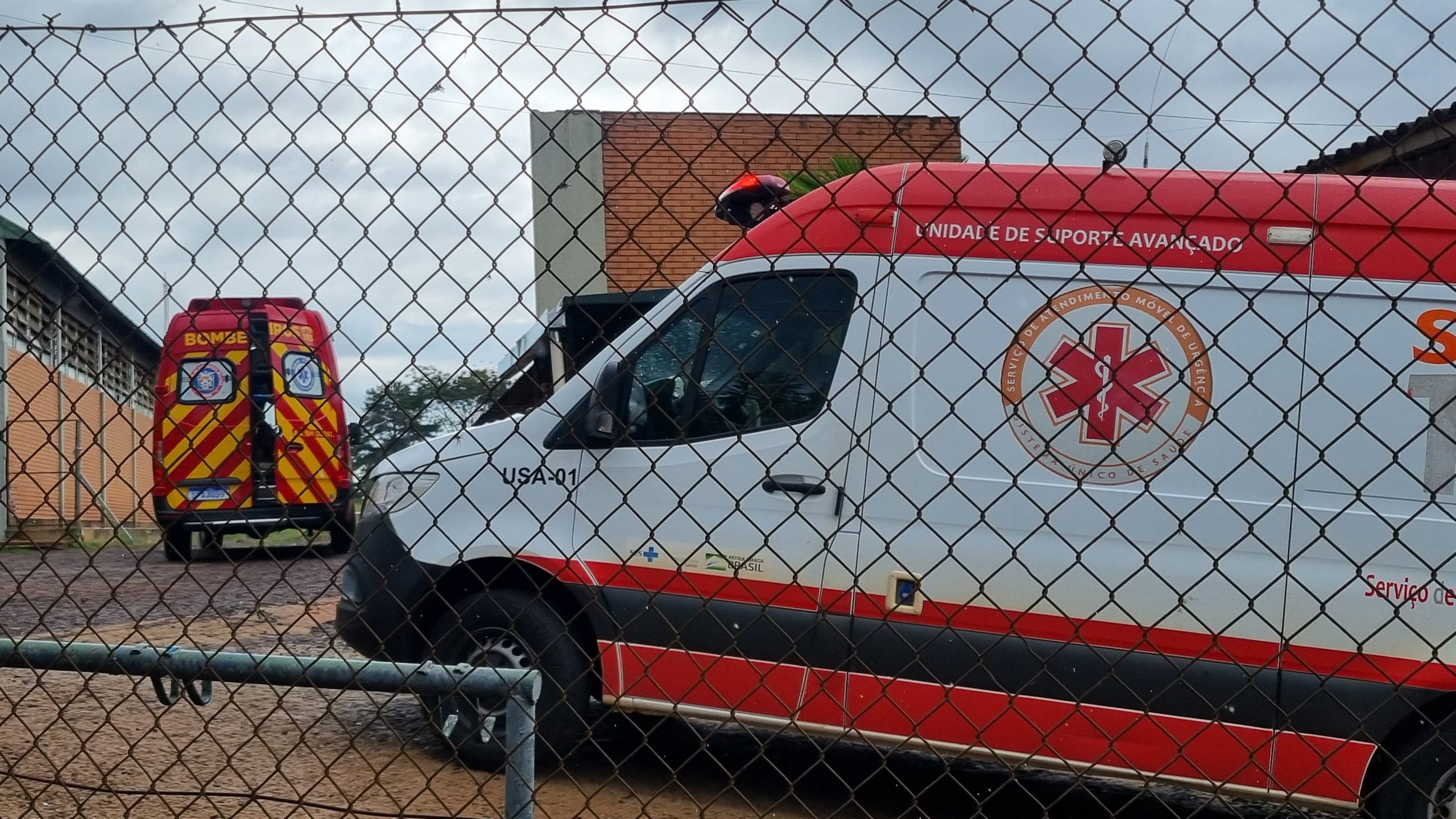 Bombeiros atendem ocorrência de intoxicação por cloro na Rua da Lapa