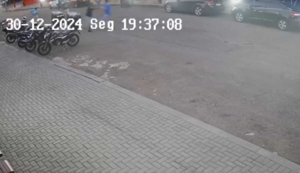 Homicídio no centro de Cascavel teve golpe fatal no pescoço; audiência será em Maio Homicídio no centro de Cascavel teve golpe fatal no pescoço; audiência será em Maio