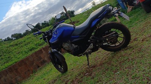 Criminosos roubam motocicleta após agredirem vítima com capacetadas e chutes no bairro Morumbi Imagem referente a Criminosos roubam motocicleta após agredirem vítima com capacetadas e chutes no bairro Morumbi