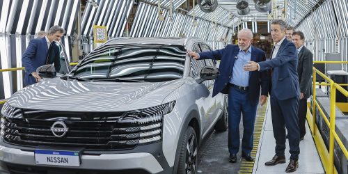 Em fábrica de carro, Lula destaca aumento de investimentos industriais Imagem referente a Em fábrica de carro, Lula destaca aumento de investimentos industriais