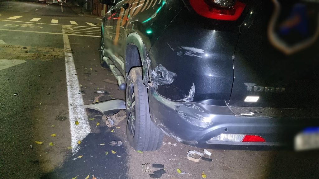 Motorista embriagado é preso após colidir Gol em veículos estacionados na Minas Gerais