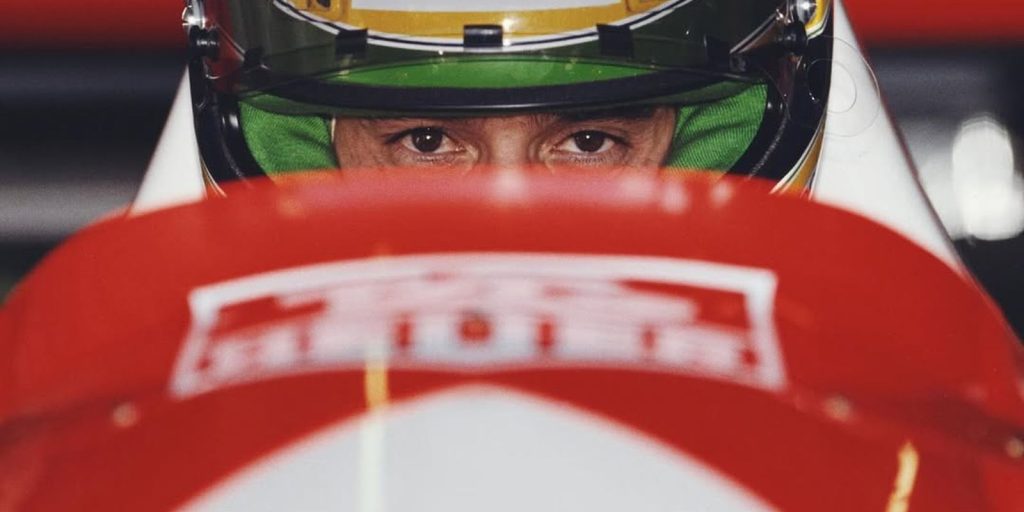 Time português Estoril usará uniforme inspirado em Ayrton Senna Time português Estoril usará uniforme inspirado em Ayrton Senna