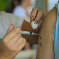 Imagem referente a Rio amplia vacinação da gripe para os maiores de 6 meses de idade