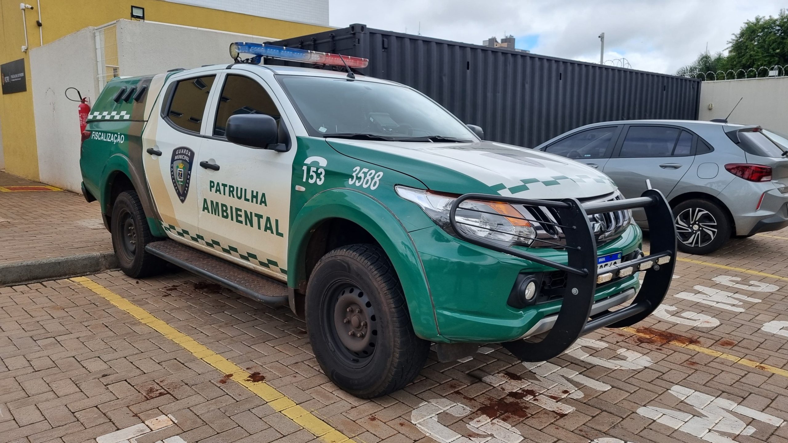 Indivíduo é preso após ameaçar ex-companheira no Riviera