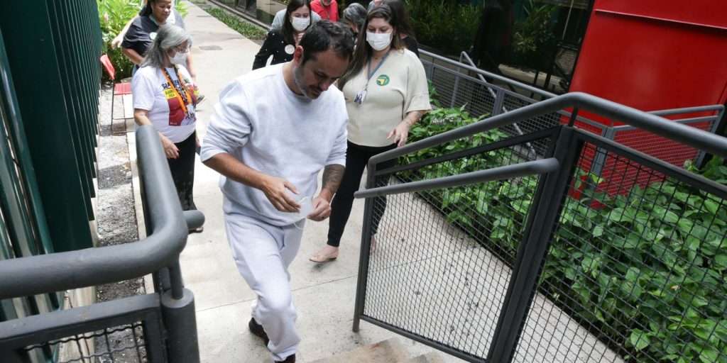 Greve de fome de Glauber completa 8 dias e mobiliza apoios Greve de fome de Glauber completa 8 dias e mobiliza apoios