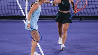 Dupla de Stefani volta a vencer e avança à semi do WTA de Stuttugart