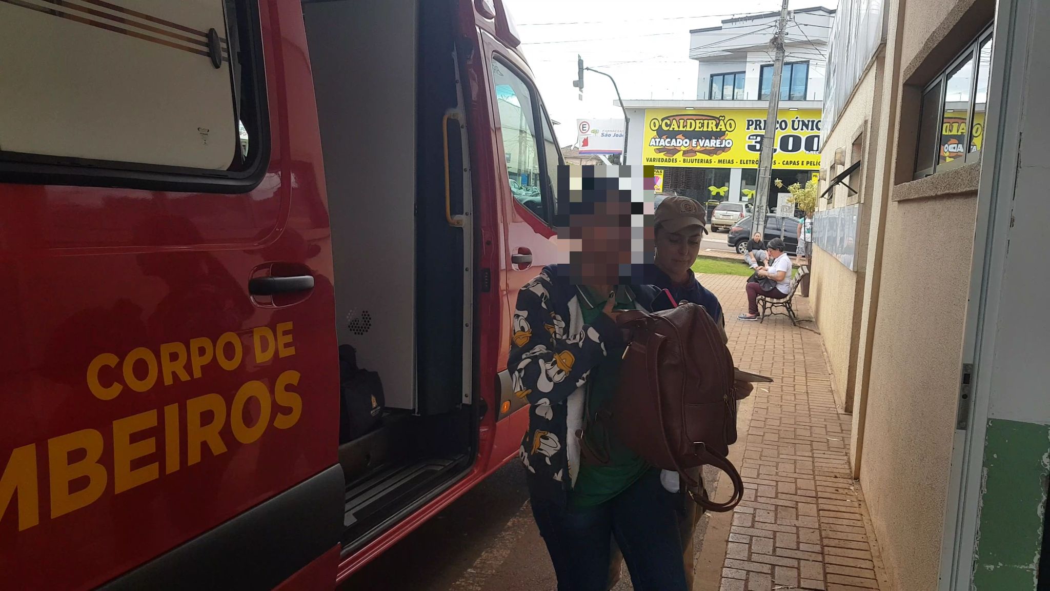 Mulher é atropelada por ônibus na Avenida Barão do Rio Branco