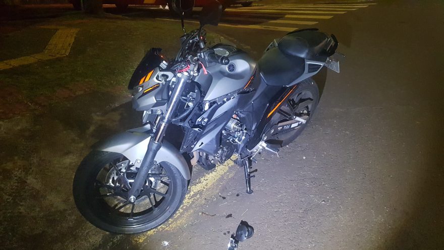 Acidente entre carro e moto é registrado na Rua Manaus