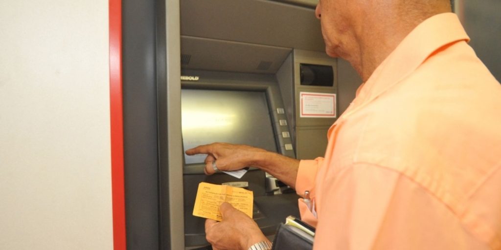 Feriado: bancos fecham nesta sexta e só reabrem na próxima terça-feira Feriado: bancos fecham nesta sexta e só reabrem na próxima terça-feira