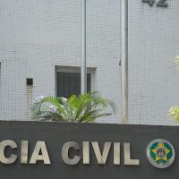 Imagem referente a Fábricas clandestinas de cosméticos são fechadas na Baixada Fluminense