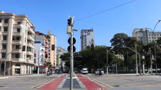 Cai à metade proporção de brasileiros que vivem em ruas sem calçada