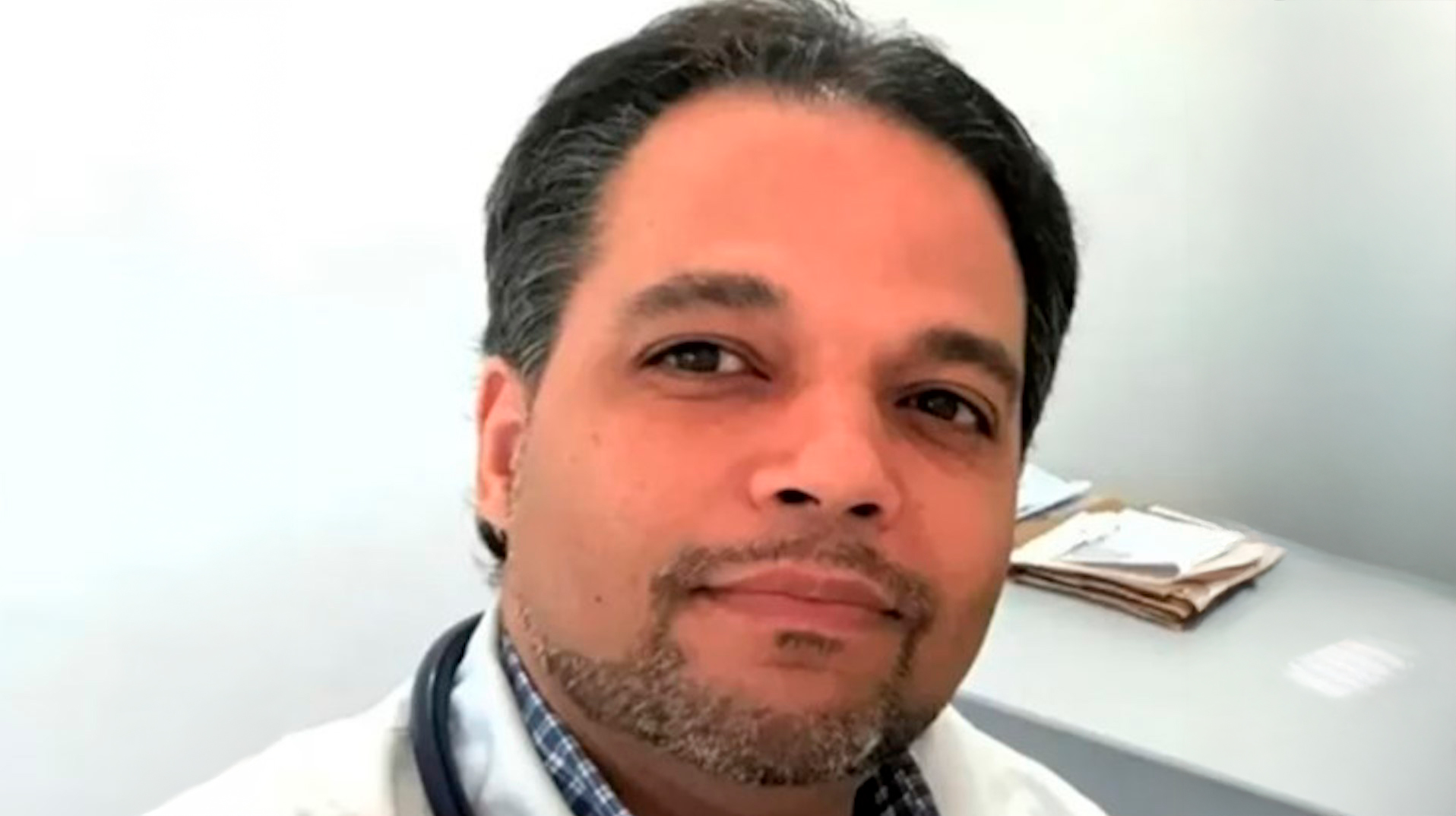 Médico condenado por abusar de pacientes tem registro cassado