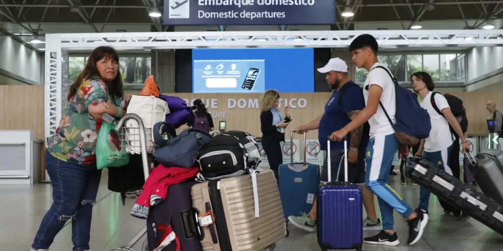 Aeroportos da Infraero devem receber 115 mil passageiros no feriadão Aeroportos da Infraero devem receber 115 mil passageiros no feriadão