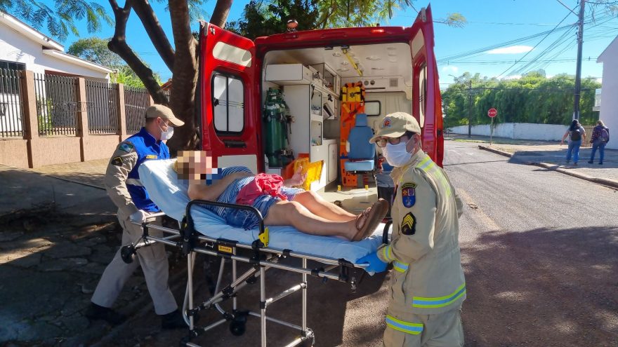 Limpando a casa, mulher escorrega e fica ferida no Santa Cruz