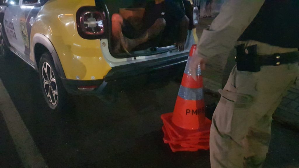 Homem é preso por embriaguez após acidente envolvendo quatro carros em Cascavel Homem é preso por embriaguez após acidente envolvendo quatro carros em Cascavel