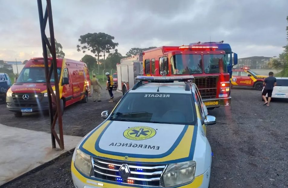 Caminhão despenca sobre mecânico durante manutenção e helicóptero do Samu é acionado às pressas
