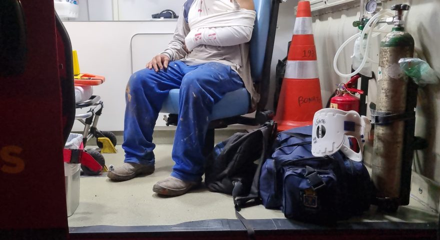 Colisão entre motos deixa jovem de 25 anos ferido no Alto Alegre