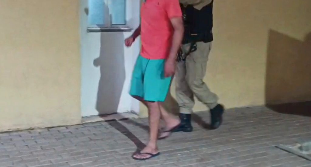 Homem ameaça de morte esposa e filhos e acaba preso