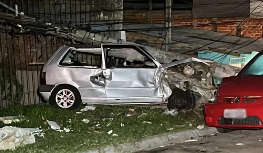 Acidente violento resulta em morte, feridos e interrupção de energia elétrica Acidente violento resulta em morte, feridos e interrupção de energia elétrica