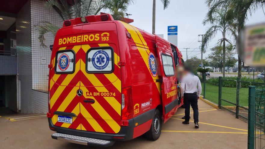 Jovem fica ferido ao cair de moto chegando para trabalhar no Pacaembu