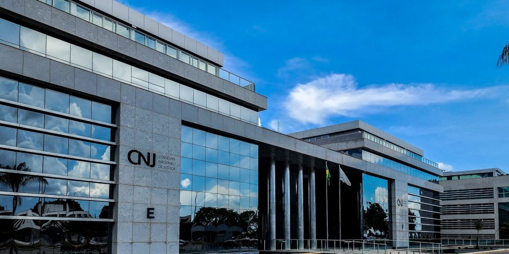 CNJ afasta desembargador por mensagens públicas de apoio a Bolsonaro CNJ afasta desembargador por mensagens públicas de apoio a Bolsonaro