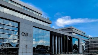 CNJ afasta desembargador por mensagens públicas de apoio a Bolsonaro