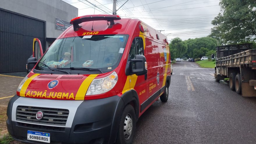 Passageiro de Gol fica ferido em acidente no Jardim Aclimação