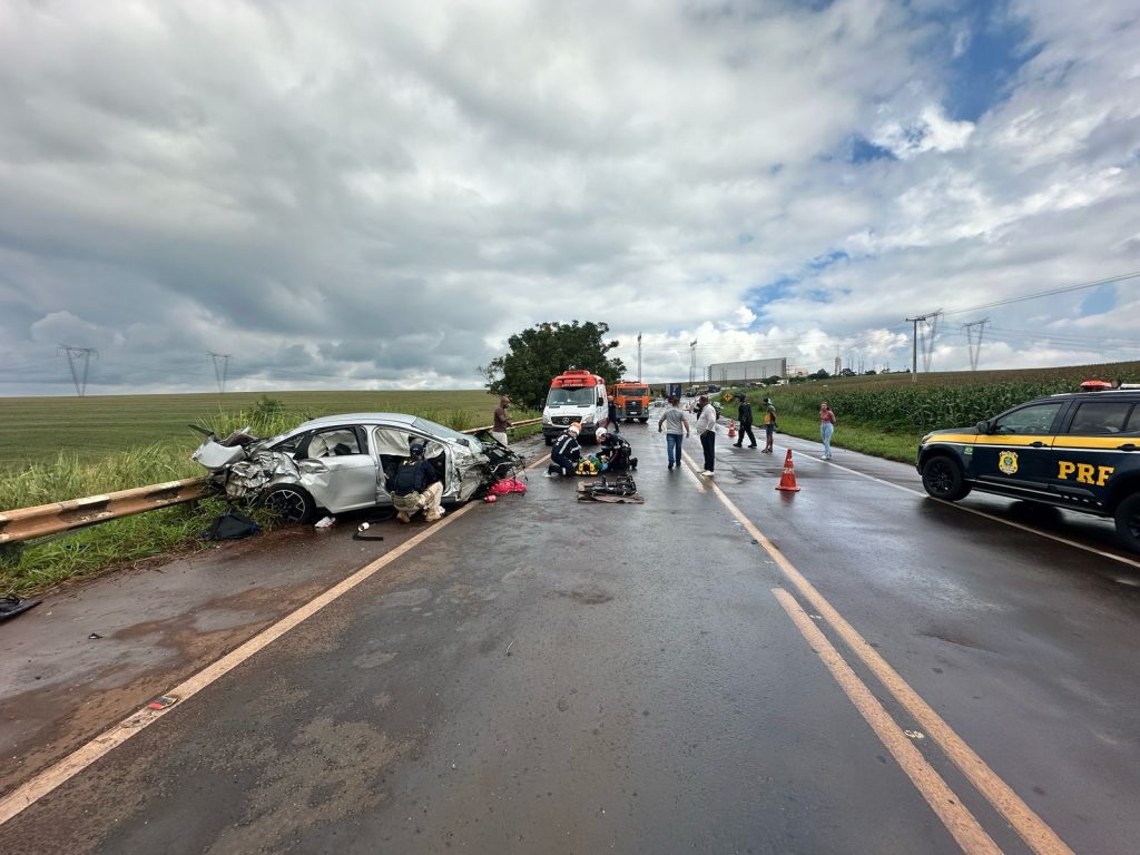 Tragédia na BR-369: Menino de 12 anos morre em violenta colisão entre carro e caminhão Tragédia na BR-369: Menino de 12 anos morre em violenta colisão entre carro e caminhão