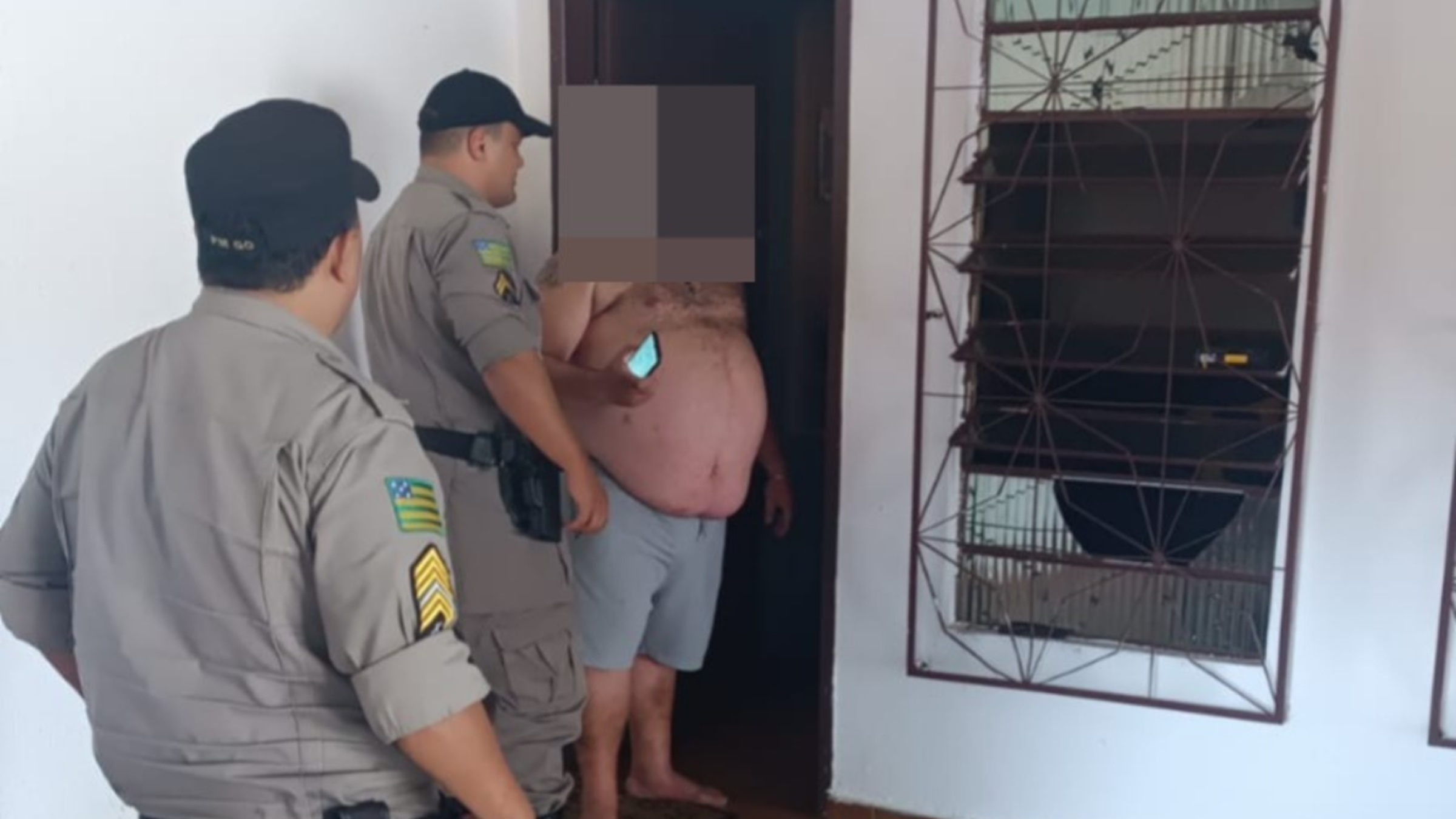 Criança de 10 anos escapa de sequestro motivado por dívida de rodas de carro do pai Criança de 10 anos escapa de sequestro motivado por dívida de rodas de carro do pai