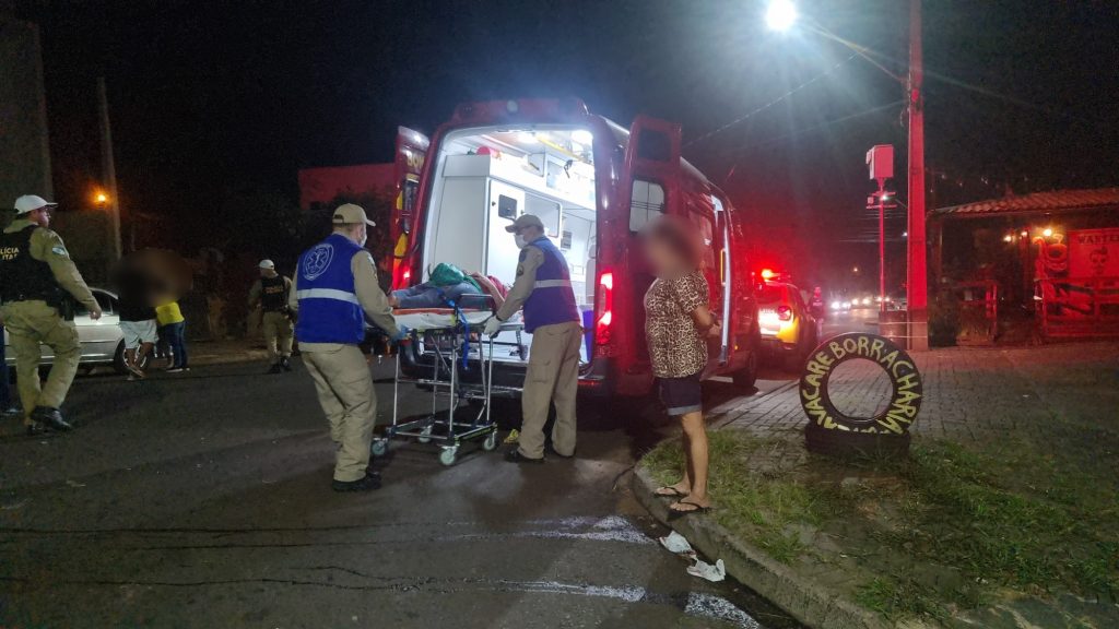 Colisão entre Palio e Civic no Brasmadeira deixa duas pessoas feridas