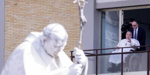 Papa Francisco morre aos 88 anos Papa Francisco morre aos 88 anos
