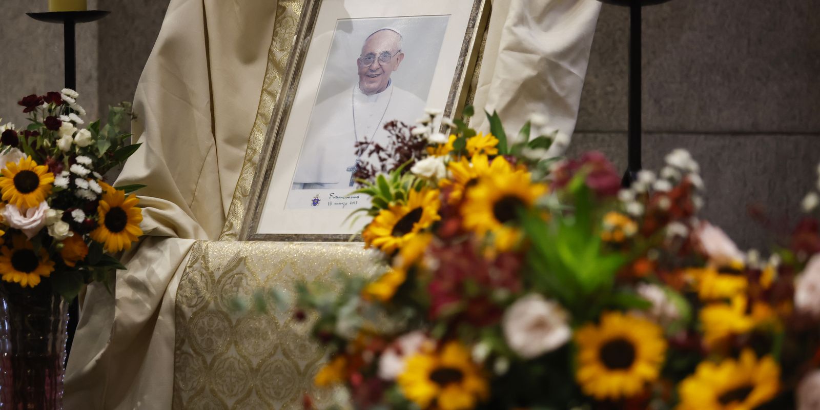 Vaticano confirma morte do papa por AVC e colapso cardiovascular