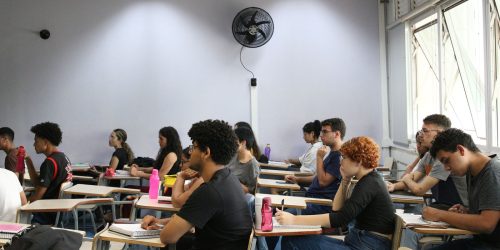 Cursinhos populares abrem inscrições a partir de 22 de abril Imagem referente a Cursinhos populares abrem inscrições a partir de 22 de abril