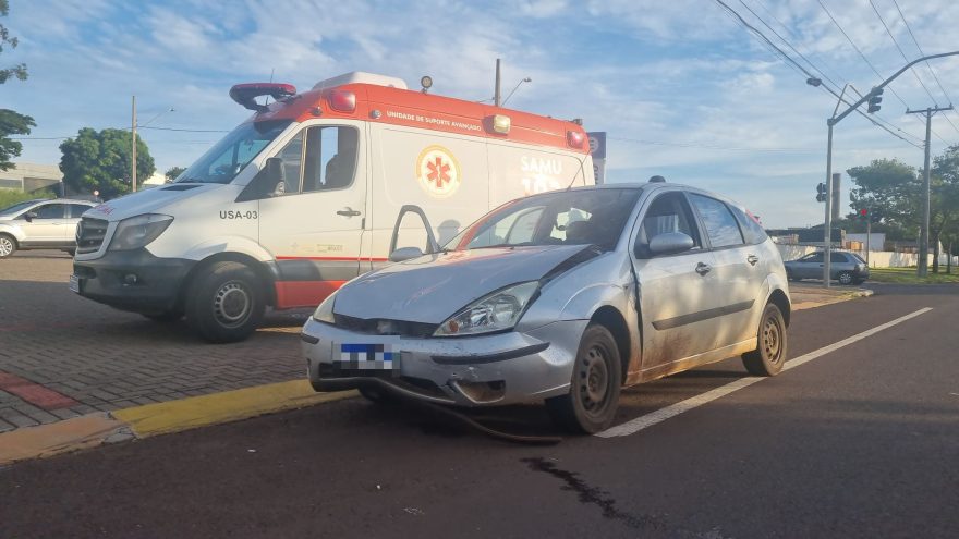 Pancada! Mulher fica ferida em acidente entre Gol e Focus