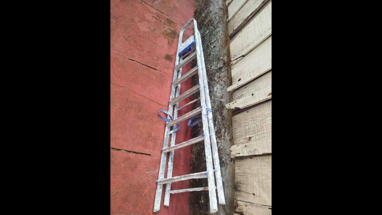 Foi encontrada uma escada no bairro Centro