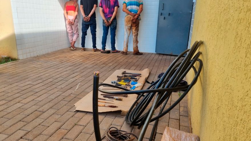 Quatro pessoas são detidas por furto de fios em Cascavel