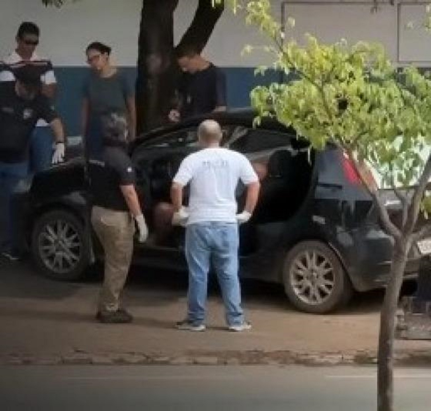 Homem de 44 anos encontrado morto dentro de carro Homem de 44 anos encontrado morto dentro de carro