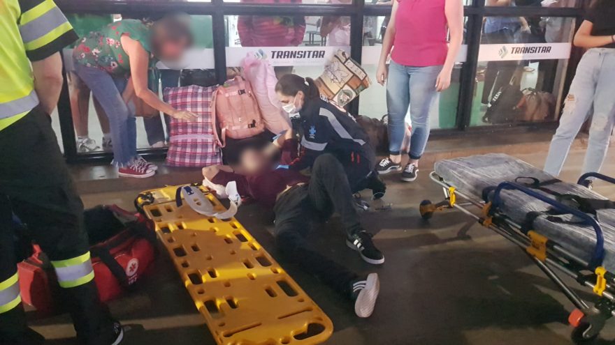 Jovem é socorrido pelo Samu após sofrer convulsão na Rodoviária